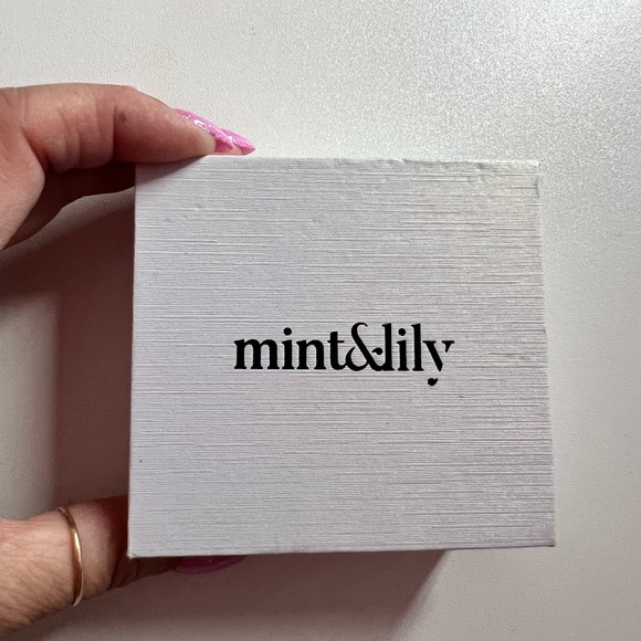 Mint & Lily 18k gold plated 3 beaded bracelets - Picture 4 of 4